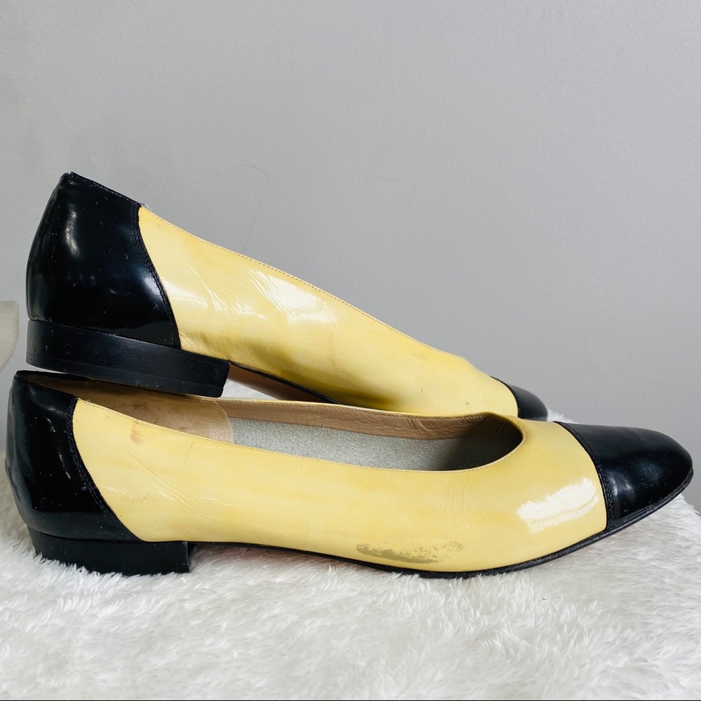 Salvatore Ferragamo cap toes flats - Picture 3 of 8